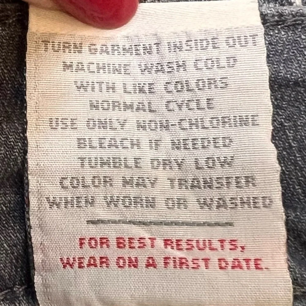 💥SALE💥 $32 Torrid Ankle Skinny Gray Floral Embroidered Jeans NWT Sz 16R - Picture 16 of 16